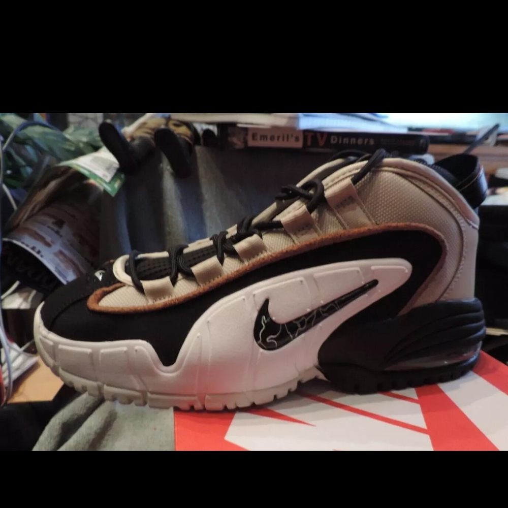 Nike Athletic Shoes Black and Tan Penny Hardaway